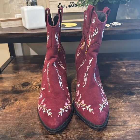 Penny loves Kenny Red embroidered booties size 8.5 - Picture 5 of 9